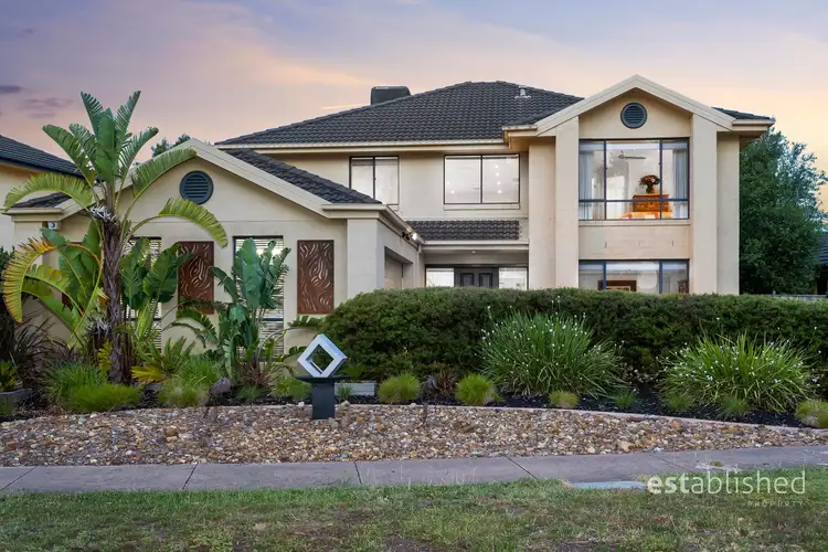 6 Scenic Drive, Sanctuary Lakes VIC 3030