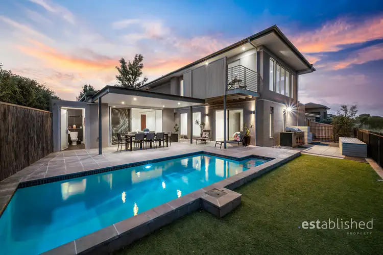 18 Vaucluse Boulevard, Sanctuary Lakes VIC 3030