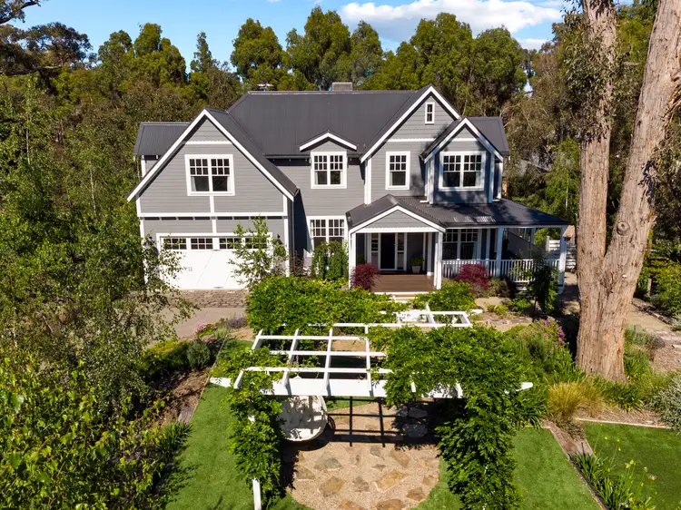6 Green Gully Close, Gisborne VIC 3437