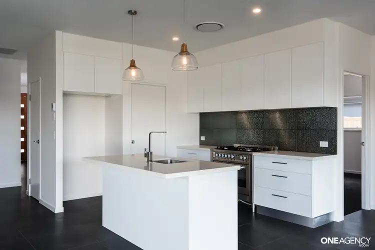 6 Black Beech Road, Noosa Heads QLD 4567