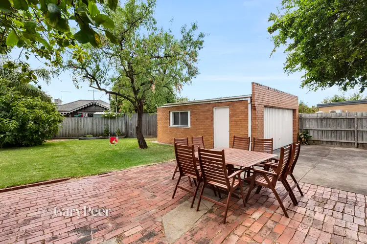 Sixth view of Homely house listing, 1 Wyuna Court, Bentleigh VIC 3204