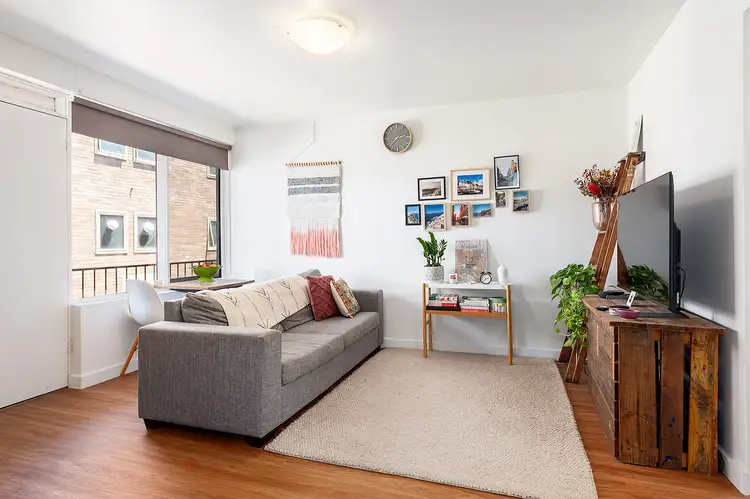 Third view of Homely apartment listing, 6/9 Henry Street, Hawthorn VIC 3122