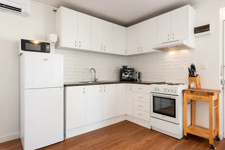 Fourth view of Homely apartment listing, 6/9 Henry Street, Hawthorn VIC 3122