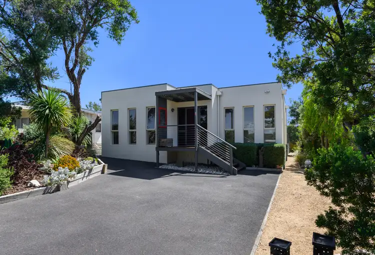 6 Manciple Street, Rye VIC 3941