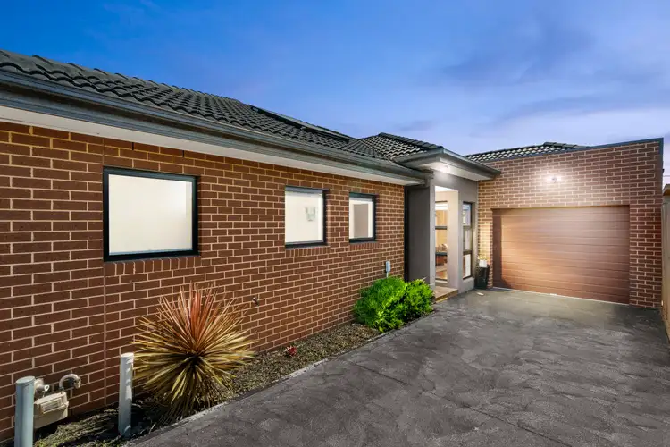 2/33 Fifth Avenue, Altona North VIC 3025