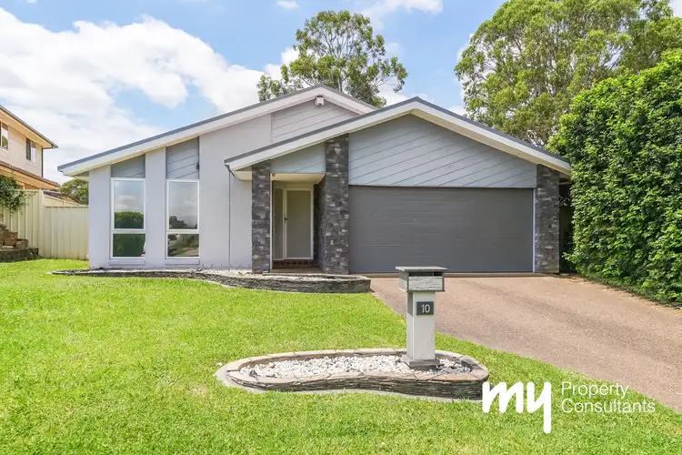 10 Durack Place, St Helens Park NSW 2560