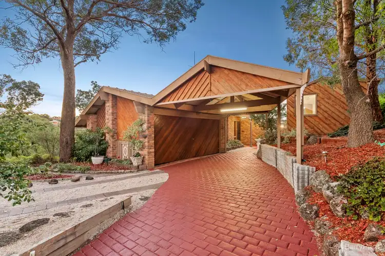 1 Greenleaf Court, Eltham North VIC 3095