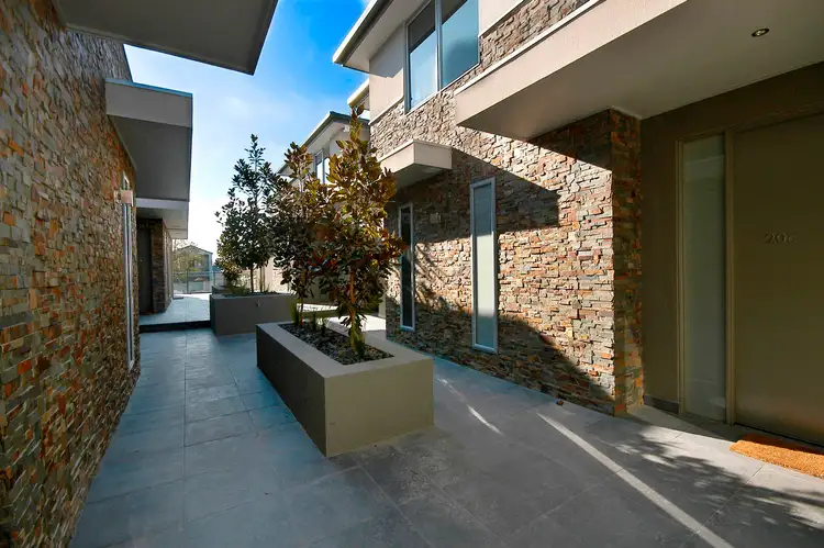 20C Churchill Street, Doncaster East VIC 3109