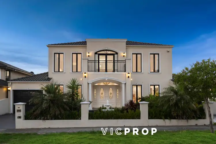 26 Delacombe Drive, Mill Park VIC 3082