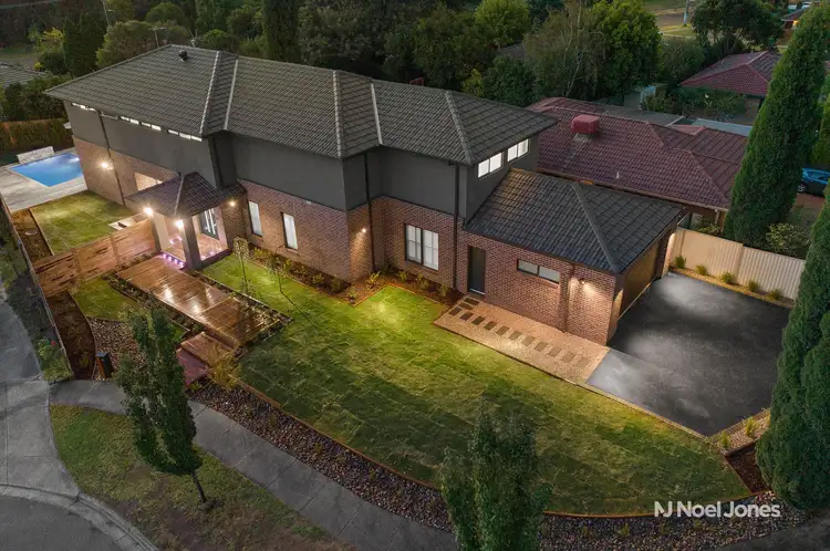 10 Armiston Grove, Wantirna South VIC 3152