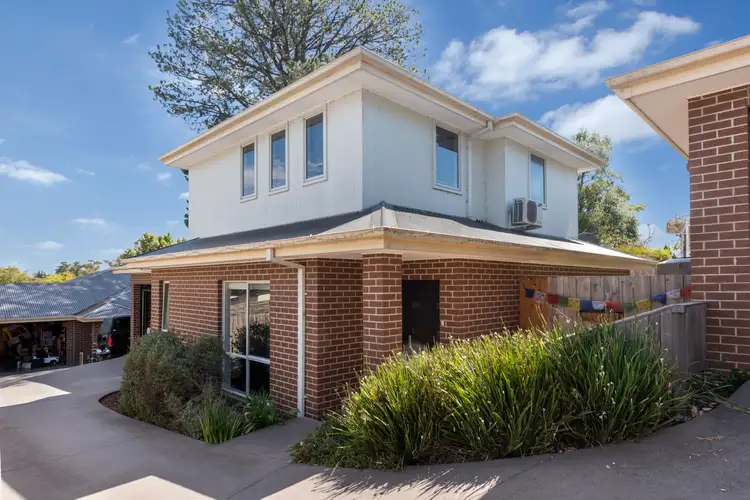 2/7 Canterbury Road, Montrose VIC 3765