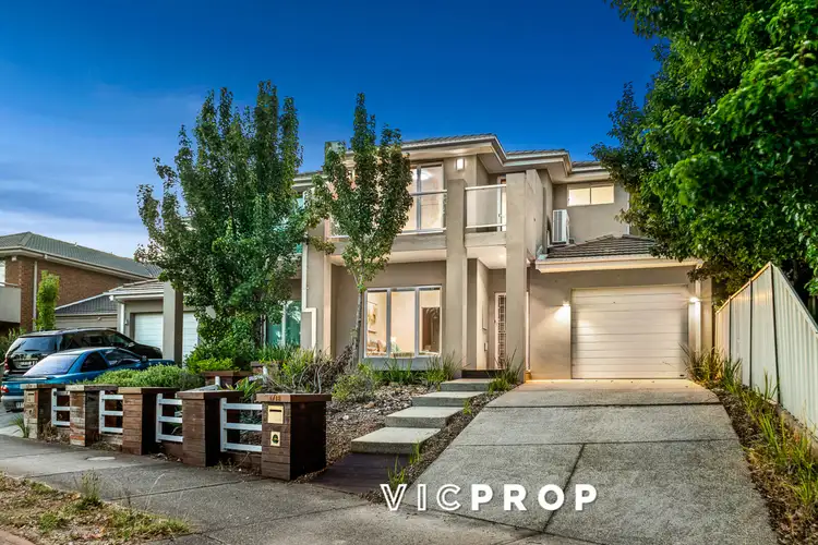 1/18 Lennon Boulevard, Point Cook VIC 3030