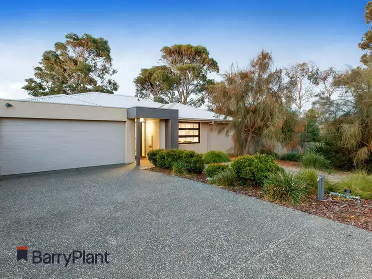 8 Bay Vista Close, Mount Martha VIC 3934