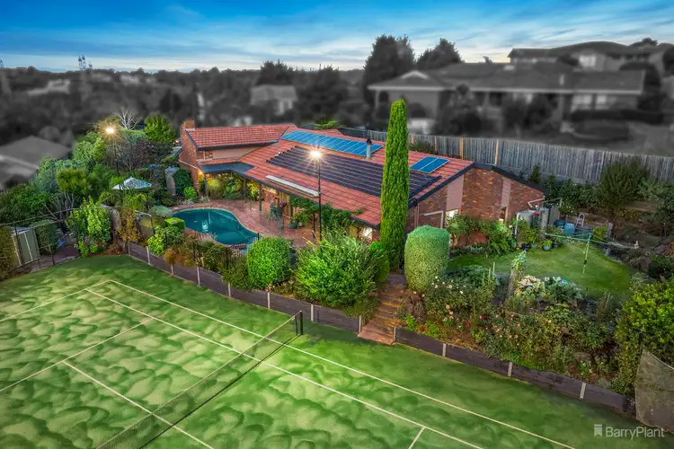 5 Simone Crescent, Doncaster East VIC 3109