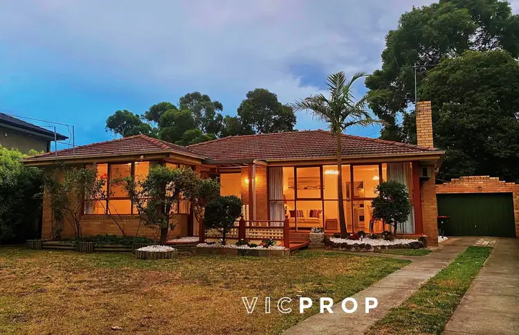 Second view of Homely house listing, 9 Tennyson Court, Mulgrave VIC 3170