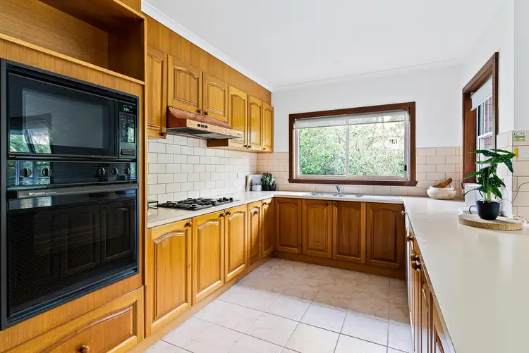 Fifth view of Homely house listing, 18 Crestview Close, Montrose VIC 3765