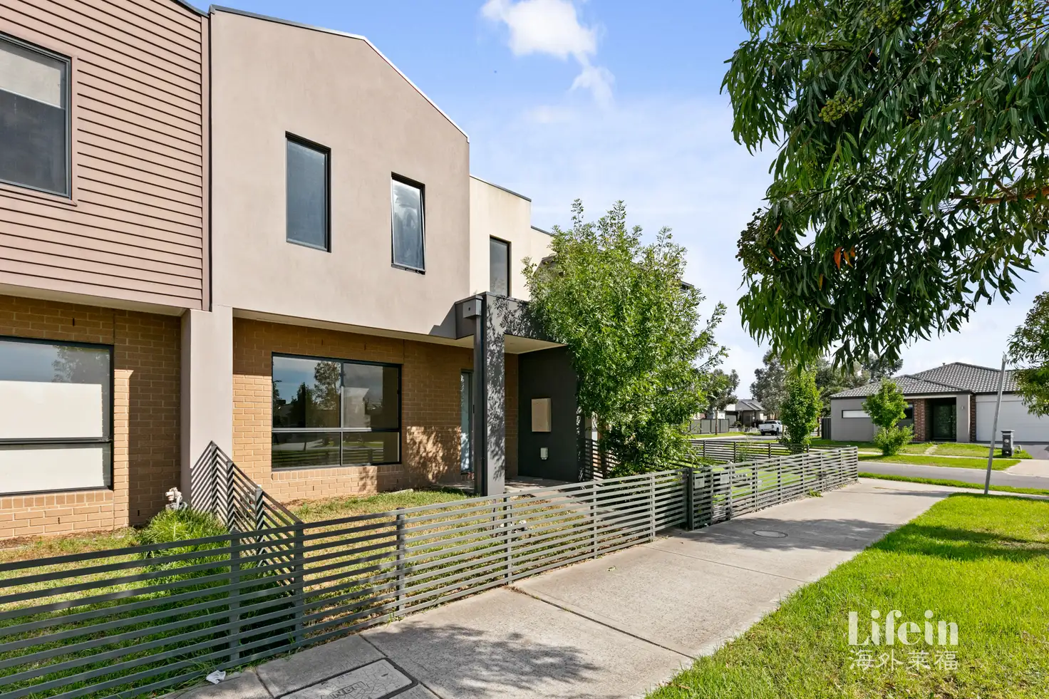Main view of Homely townhouse listing, 39 Channel Walk, Craigieburn VIC 3064