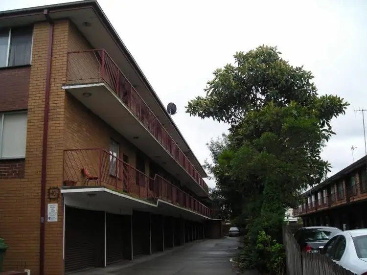 10 Carmichael Street