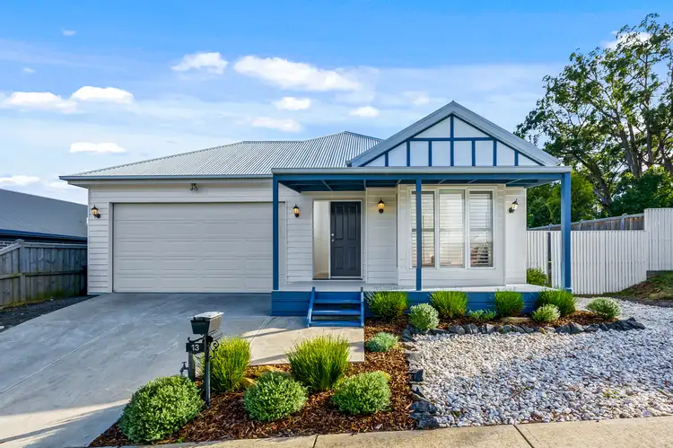 13 Doyeswood Drive, Woodend VIC 3442