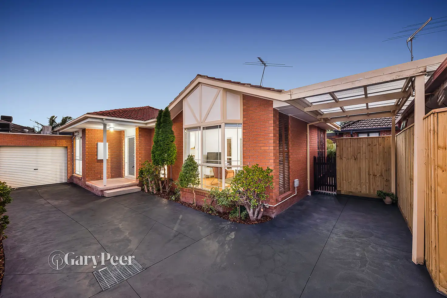 Main view of Homely unit listing, 2/42 Murray Road, Mckinnon VIC 3204