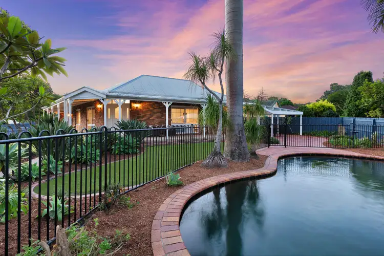54 Tillbrook Street, Chapel Hill QLD 4069