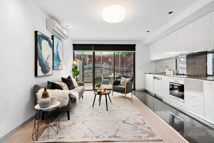 Third view of Homely apartment listing, 5/17 Robe Street, St Kilda VIC 3182