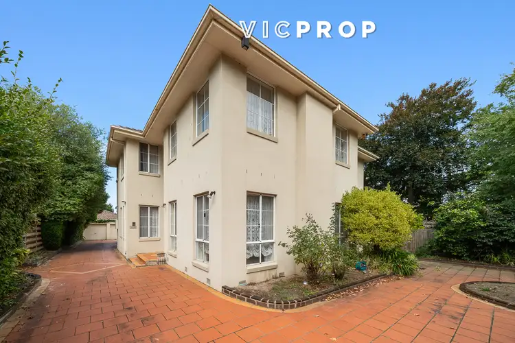 116 Mont Albert Road