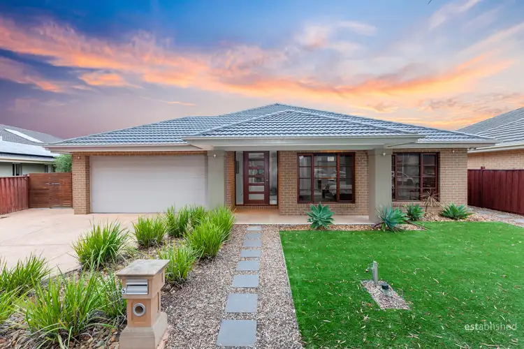 5 Boathouse Place, Sanctuary Lakes VIC 3030