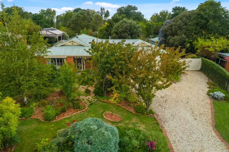 18 Harvest Close, Romsey VIC 3434