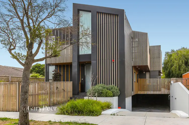 2/2 Newman Avenue, Carnegie VIC 3163
