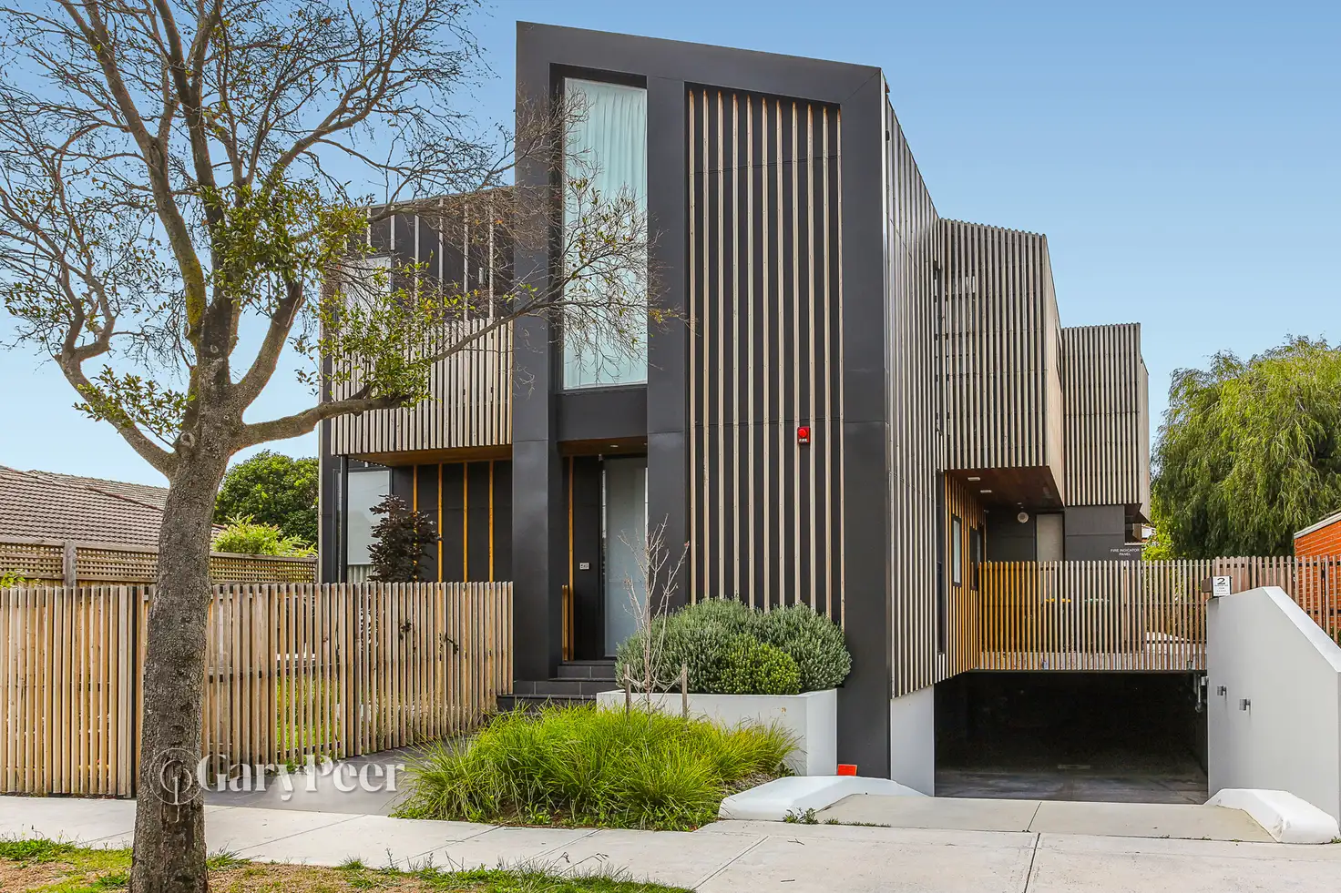 Main view of Homely townhouse listing, 2/2 Newman Avenue, Carnegie VIC 3163