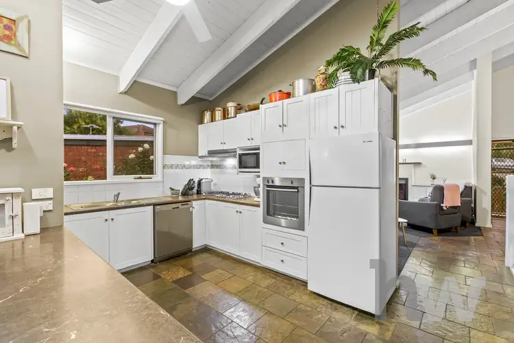 Fifth view of Homely house listing, 2 Bellini Court, Grovedale VIC 3216