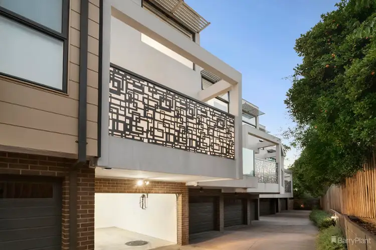 2/745 Elgar Road, Doncaster VIC 3108