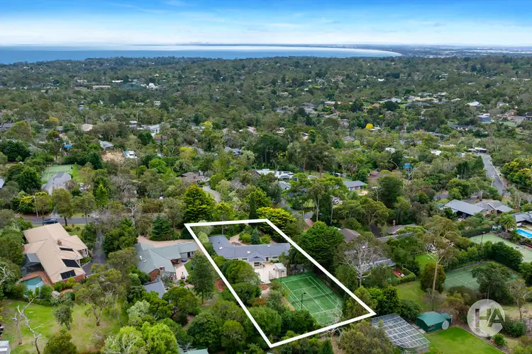 4 Alverstone Grove, Mount Eliza VIC 3930