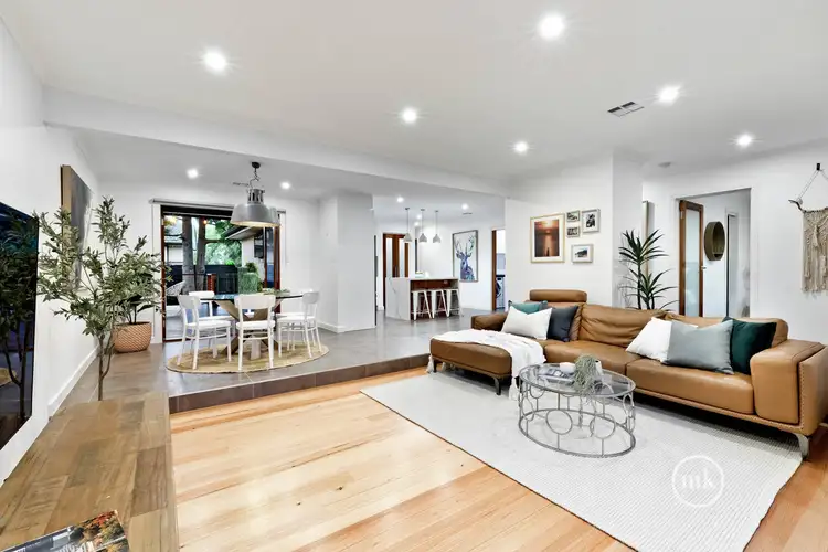 Second view of Homely house listing, 7 Jindalee Avenue, Yallambie VIC 3085
