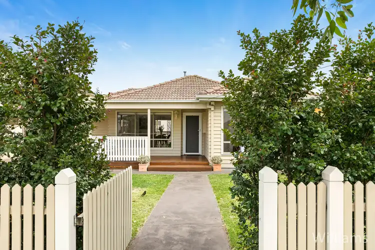 1/15 Angus Avenue, Altona North VIC 3025