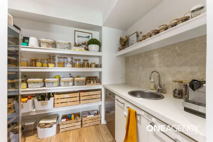 Fifth view of Homely house listing, 29 Bromley Circuit, Thornhill Park VIC 3335