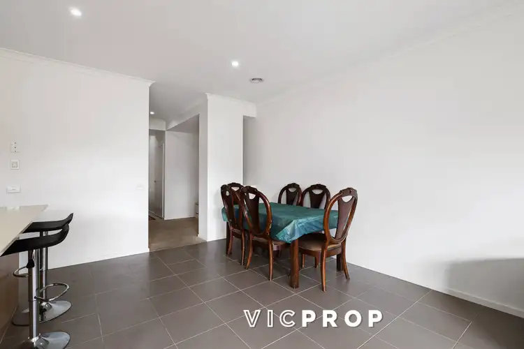 Fifth view of Homely townhouse listing, 3 Broadbeach Circuit, Sanctuary Lakes VIC 3030