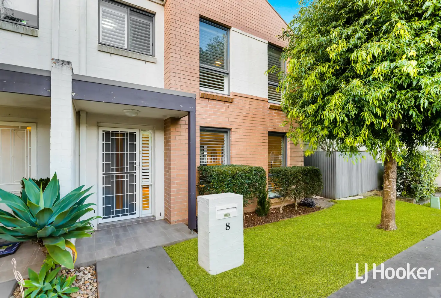 Main view of Homely townhouse listing, 8 Somersby Circuit, Acacia Gardens NSW 2763
