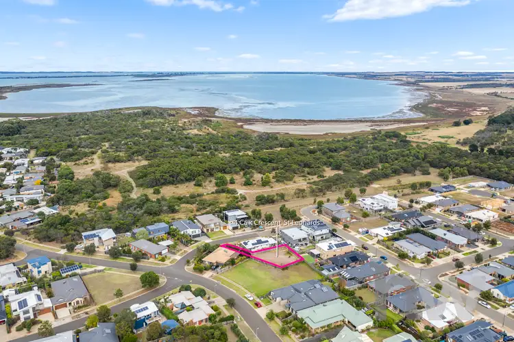 4 Calk Terrace, St Leonards VIC 3223