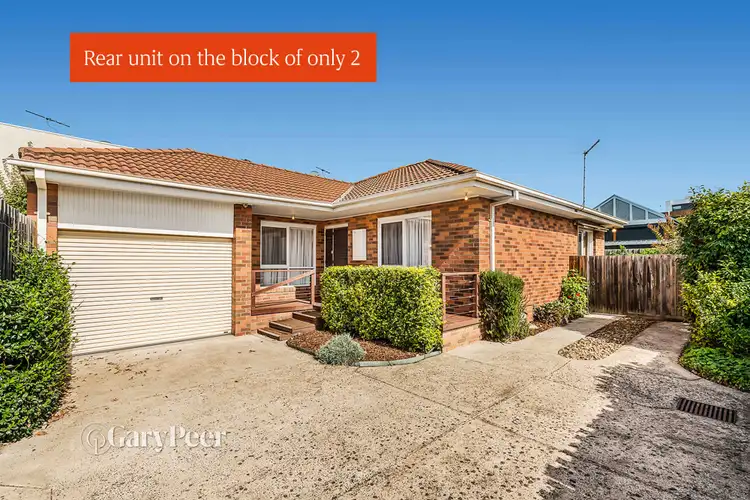 2/9 Wanalta Road, Carnegie VIC 3163