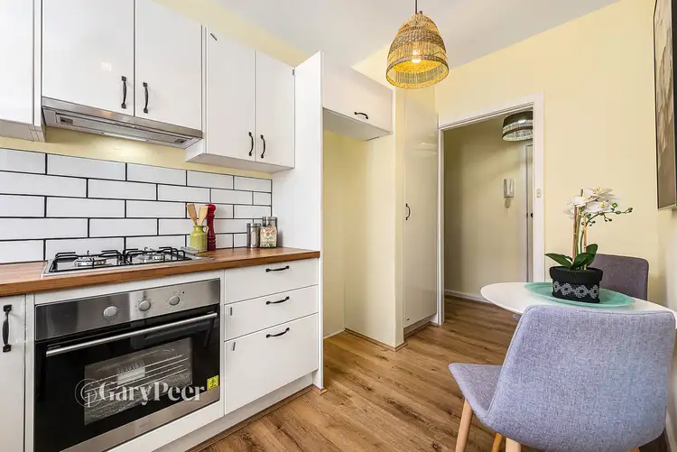 Fifth view of Homely apartment listing, 2/209 Dandenong Road, Windsor VIC 3181