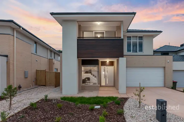 3 Seabreezer Place, Sanctuary Lakes VIC 3030