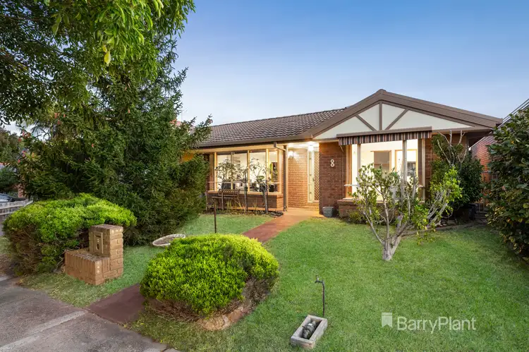 8 Wheatland Crescent, Dingley Village VIC 3172