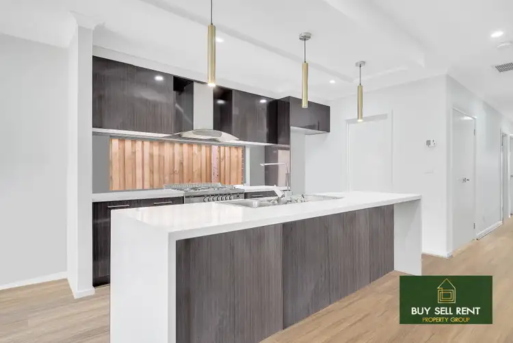 32 Mendocino Crescent