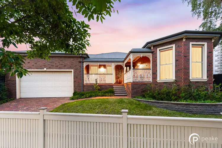9 Renwarl Close, Berwick VIC 3806