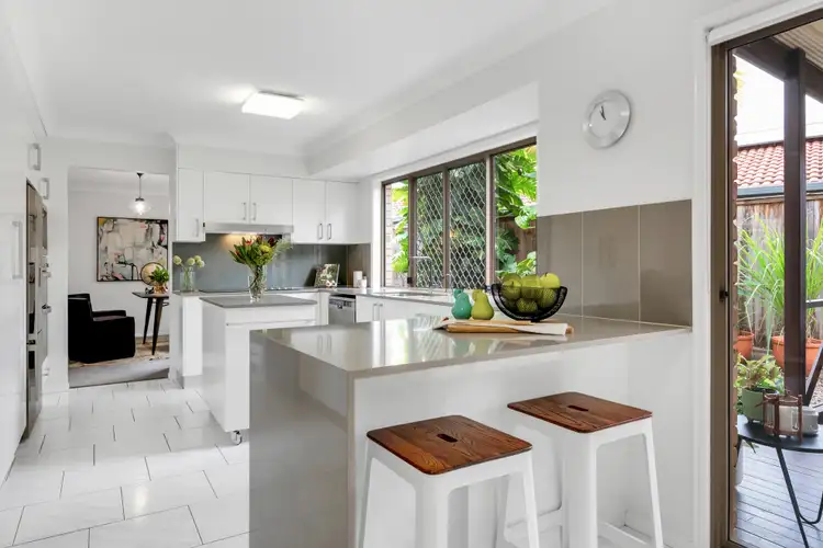 Sixth view of Homely house listing, 2 Geewan Place, Chapel Hill QLD 4069