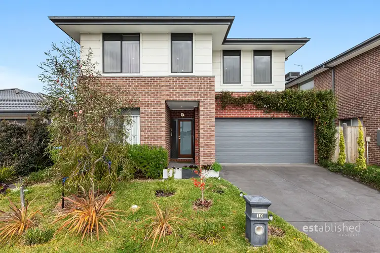 10 Roundhay Crescent, Point Cook VIC 3030