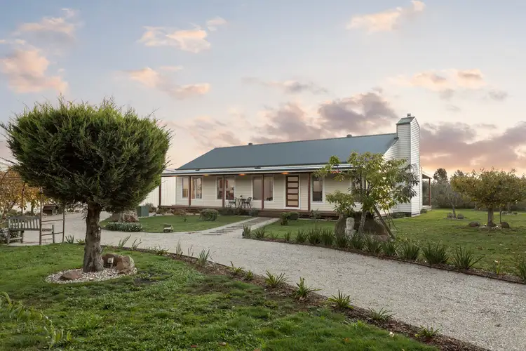 1 Bark Lane, Kyneton VIC 3444