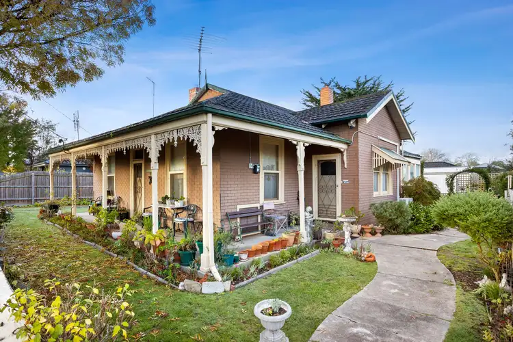 18 Sturt Street